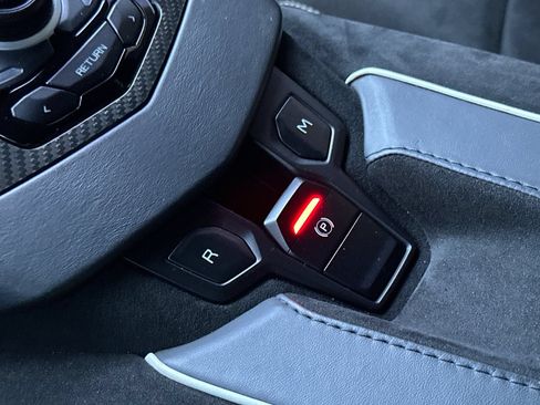 Used 2020 Lamborghini Aventador SVJ AWD/4WD image 26