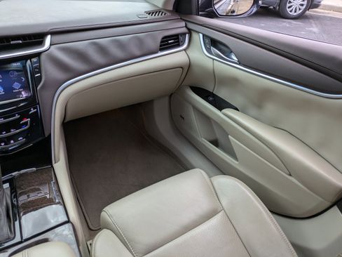 Used 2014 Cadillac XTS image 16