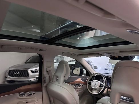 Used 2021 Volvo XC90 T6 Momentum w/ Climate Package image 21