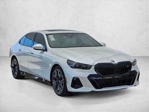 New 2027 BMW i5 eDrive40 w/ M Sport Package RWD image 3