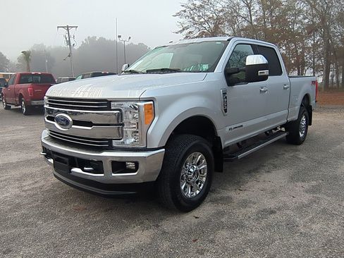 Used 2017 Ford F350 Lariat w/ Chrome Package image 8