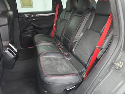 Used 2016 Porsche Cayenne GTS image 14