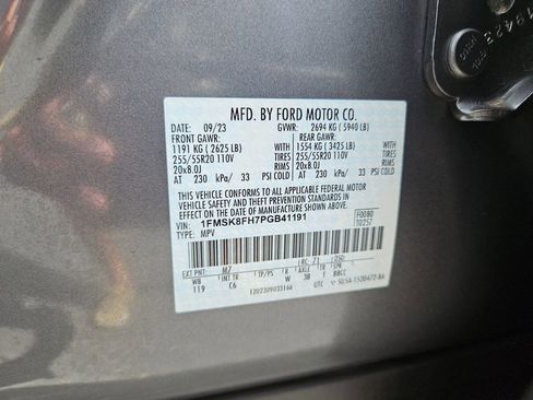 Used 2023 Ford Explorer Limited image 34