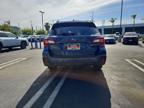Used 2019 Subaru Outback 2.5i Premium image 6