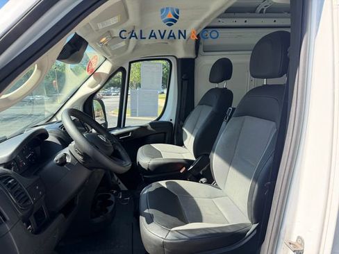 Used 2025 RAM ProMaster 2500 w/ Convenience Group FWD image 5