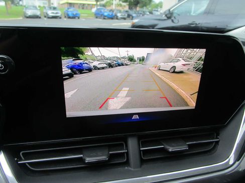 Used 2025 Chevrolet Trax ACTIV w/ Sunroof Package FWD image 20