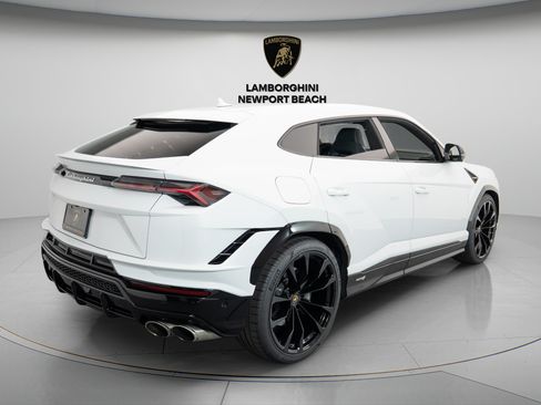 Used 2024 Lamborghini Urus S AWD/4WD image 7