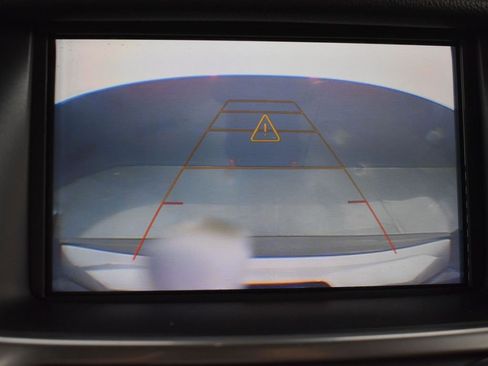 Used 2020 Chevrolet Suburban LT image 17