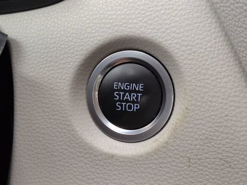 Used 2021 Toyota Corolla LE w/ LE Convenience Package FWD image 25