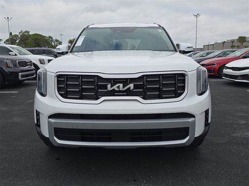 New 2025 Kia Telluride S image 3