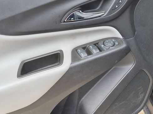 Used 2023 Chevrolet Equinox LS w/ LS Convenience Package FWD image 8