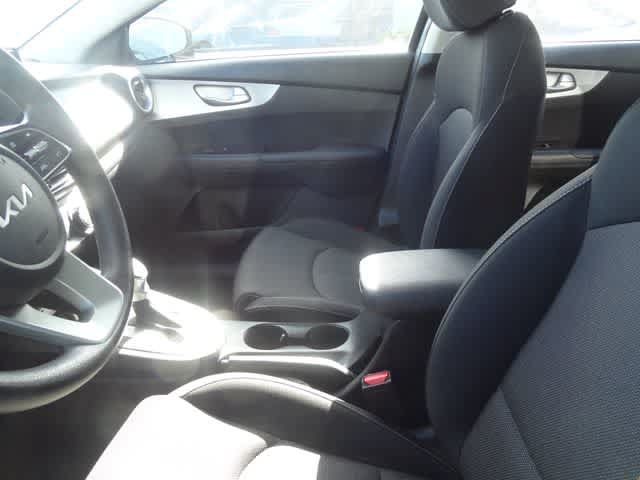 Used 2024 Kia Forte LXS FWD image 7
