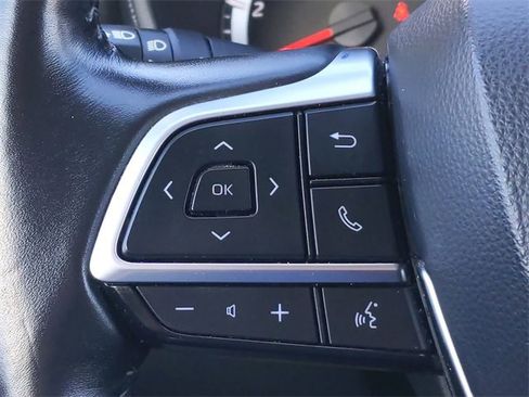 Used 2021 Toyota Highlander LE image 23