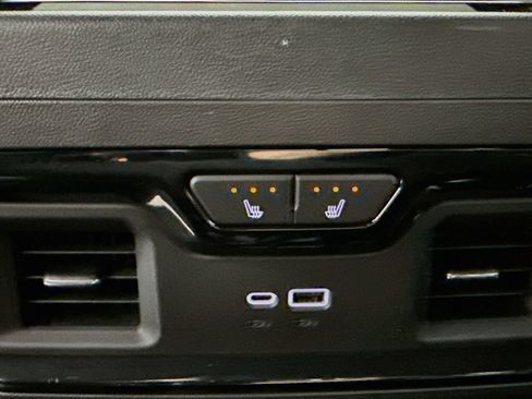 Used 2025 Chevrolet Silverado 1500 ZR2 w/ Technology Package AWD/4WD image 26
