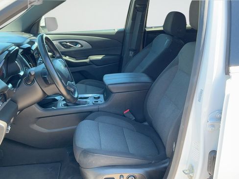 Used 2023 Chevrolet Traverse LT FWD image 17