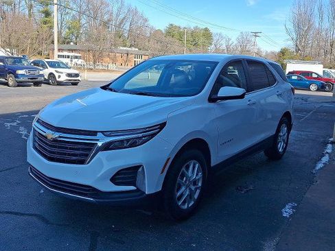 Used 2023 Chevrolet Equinox LT w/ Driver Convenience Package image 3