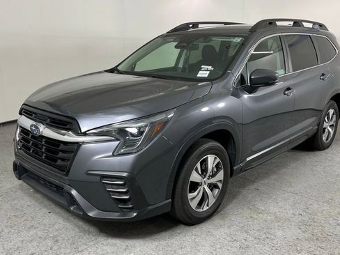 Used 2024 Subaru Ascent Premium w/ Convenience Package image 3