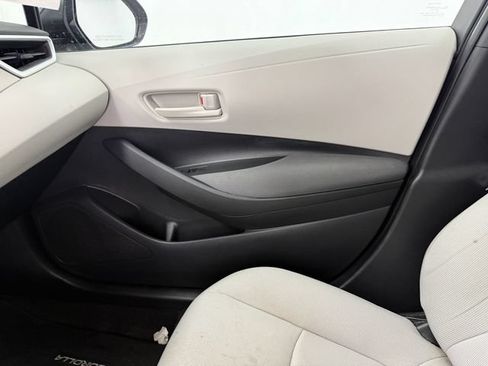 Used 2022 Toyota Corolla LE FWD image 17