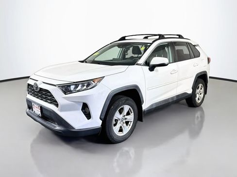Used 2019 Toyota RAV4 XLE w/ Convenience Package AWD/4WD image 2