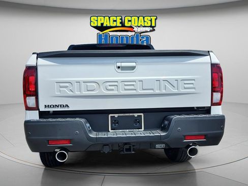 New 2026 Honda Ridgeline Black Edition image 4