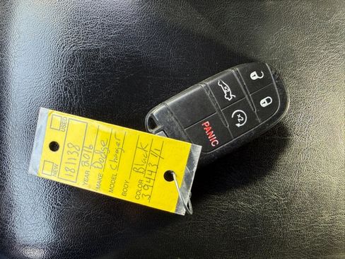 Used 2016 Dodge Charger SXT image 34