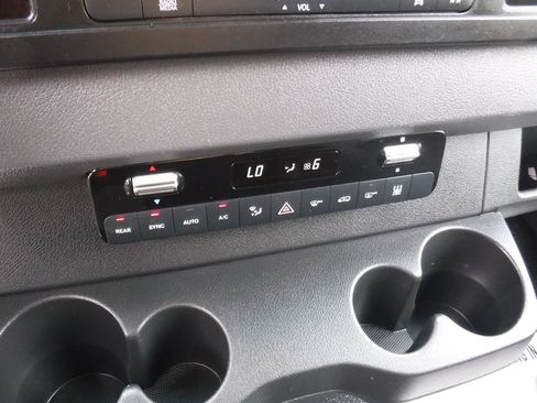 Used 2024 Mercedes-Benz Sprinter 2500 image 15