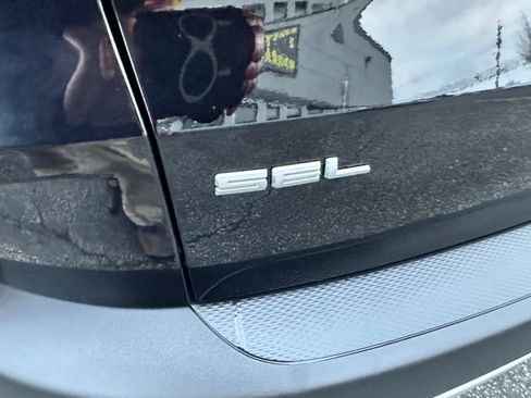 Used 2021 Ford Escape SEL image 9