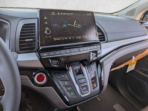 New 2026 Honda Odyssey Touring image 12