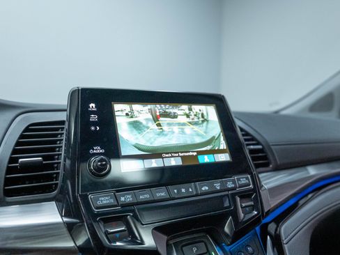 Used 2024 Honda Odyssey Elite image 16
