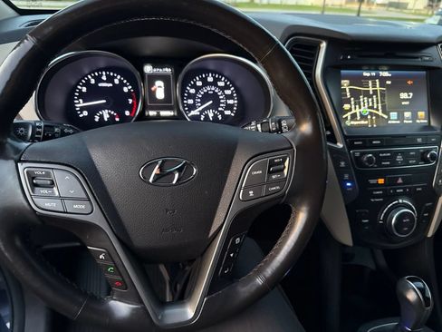 Used 2017 Hyundai Santa Fe Limited FWD image 18