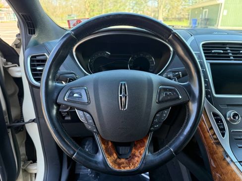 Used 2016 Lincoln MKX Select w/ Select Plus Package image 22