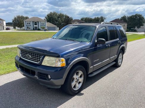 Used 2004 Ford Explorer XLT image 1
