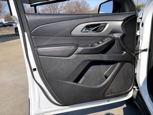 Used 2020 Chevrolet Traverse LS image 21