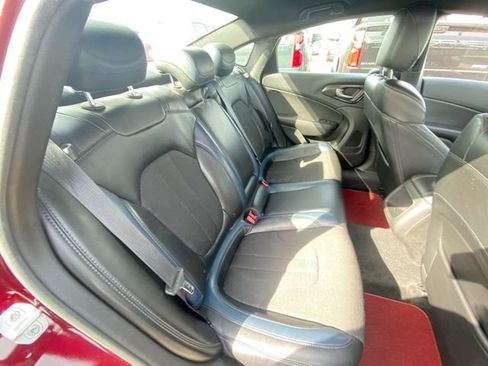 Used 2016 Chrysler 200 S image 11