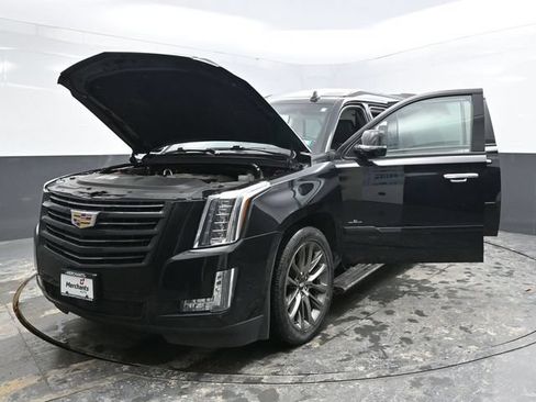 Used 2020 Cadillac Escalade ESV Platinum w/ Escalade Sport Edition AWD/4WD image 61