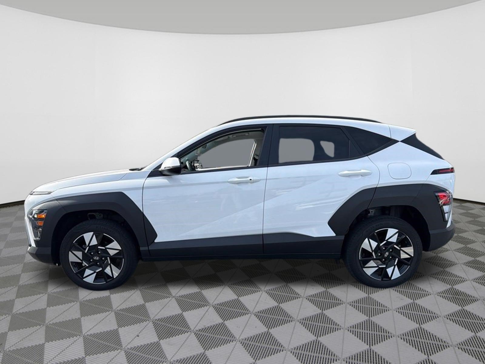 Used 2024 Hyundai Kona SEL AWD/4WD image 4