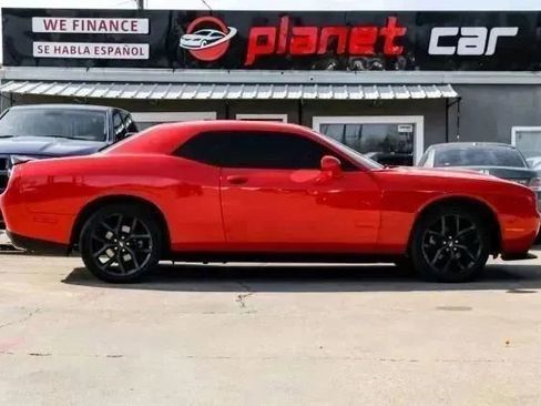 Used 2021 Dodge Challenger SXT w/ Blacktop Package image 7