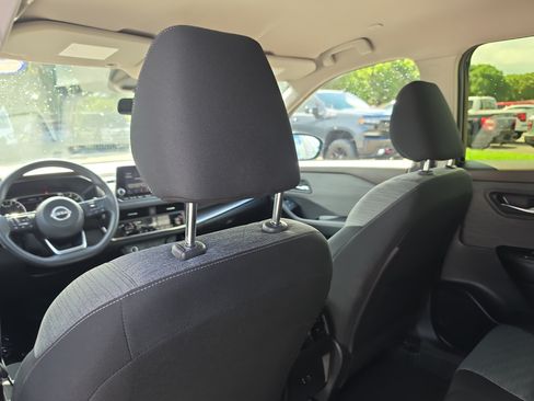 Used 2023 Nissan Rogue SV FWD image 13