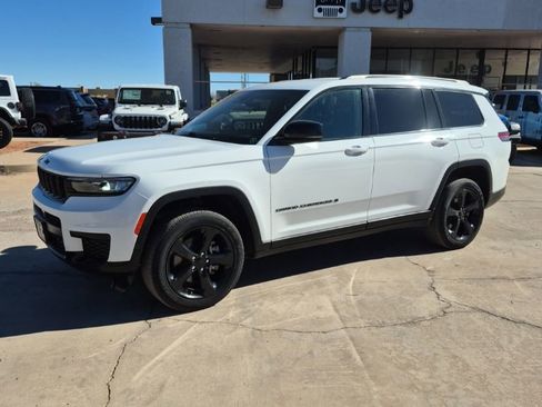 Used 2023 Jeep Grand Cherokee L Laredo AWD/4WD image 1
