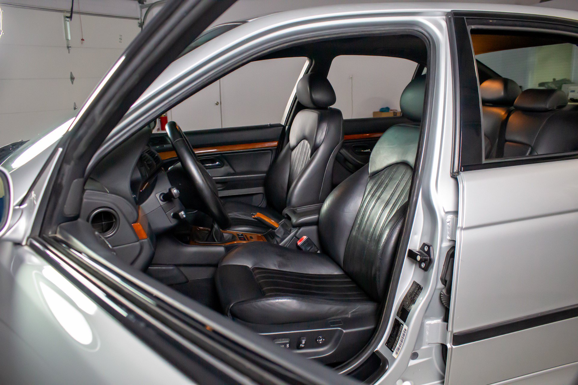 Used 2002 BMW M5 RWD image 22