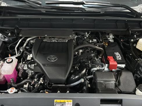 Used 2024 Toyota Highlander Platinum AWD/4WD image 41