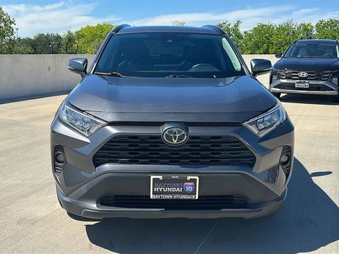Used 2020 Toyota RAV4 XLE Premium FWD image 8