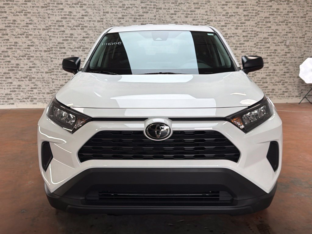Used 2022 Toyota RAV4 LE AWD/4WD image 2
