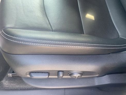 Used 2024 GMC Terrain SLT image 18