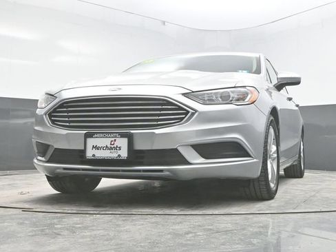 Used 2018 Ford Fusion SE image 28