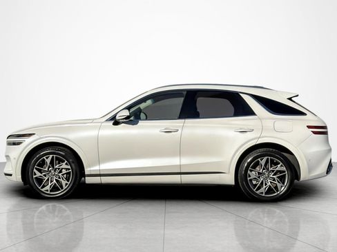 Used 2023 Genesis GV70 2.5T w/ Advanced Package image 2