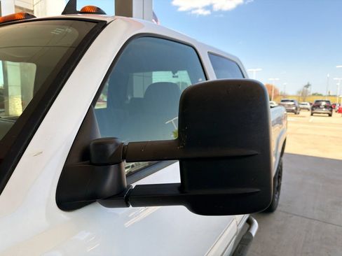 Used 2007 Chevrolet Silverado 2500 LT w/ Onstar Plus Package RWD image 4