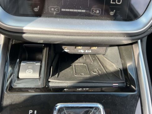 Used 2021 Subaru Outback Limited image 22