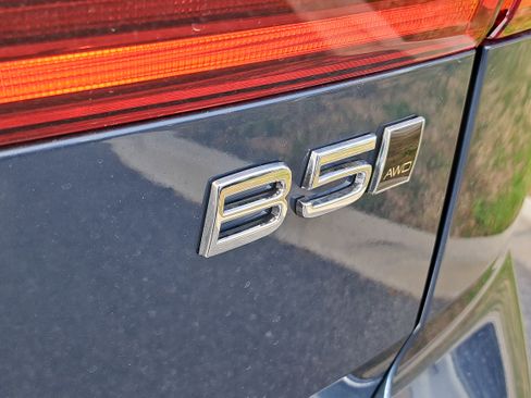 New 2026 Volvo XC60 B5 Plus w/ Protection Package Premier image 8