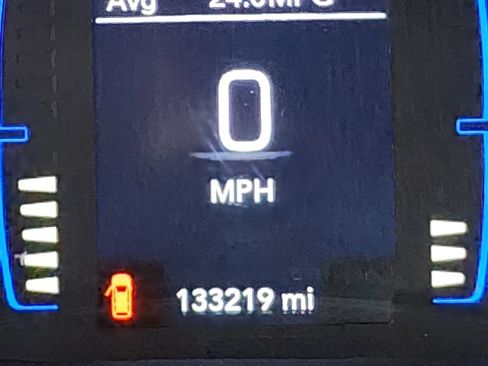 Used 2018 Chrysler Pacifica Touring Plus FWD image 16
